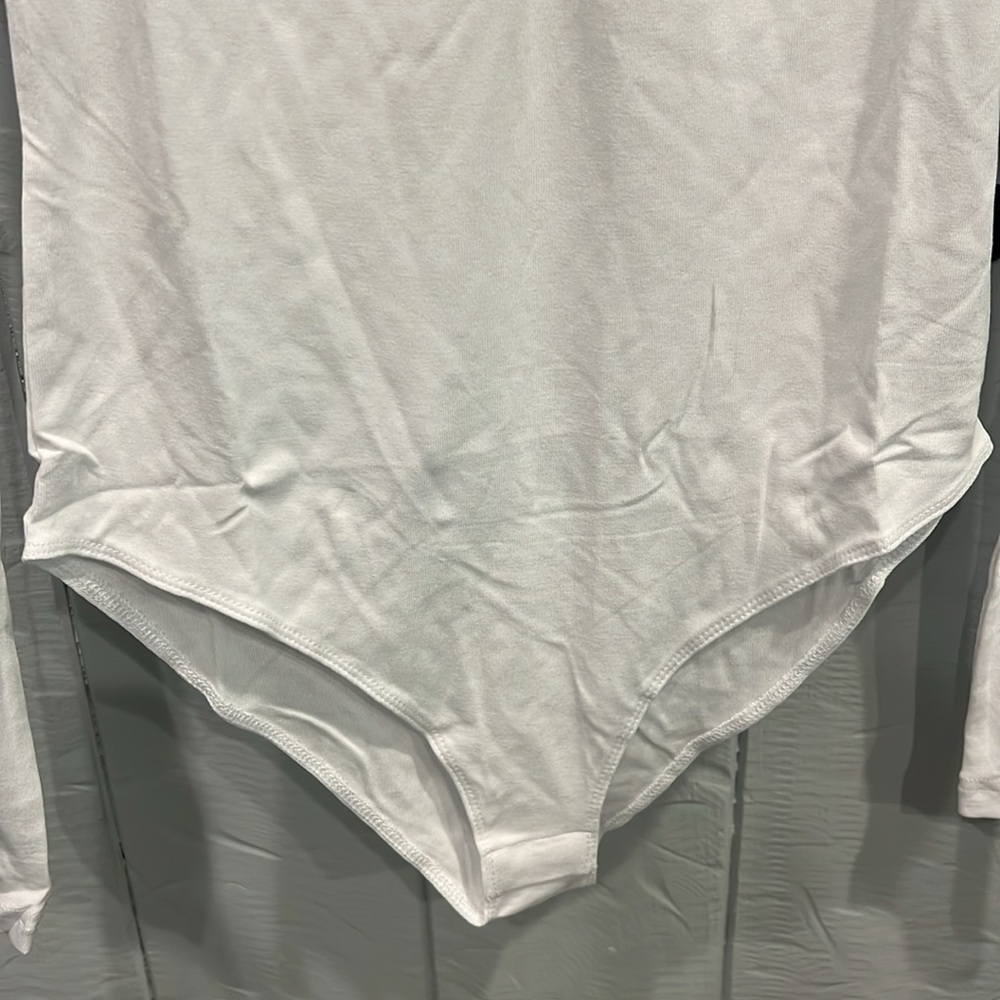 Mangopop White Long Sleeve Bodysuit NWT - Picture 4 of 4